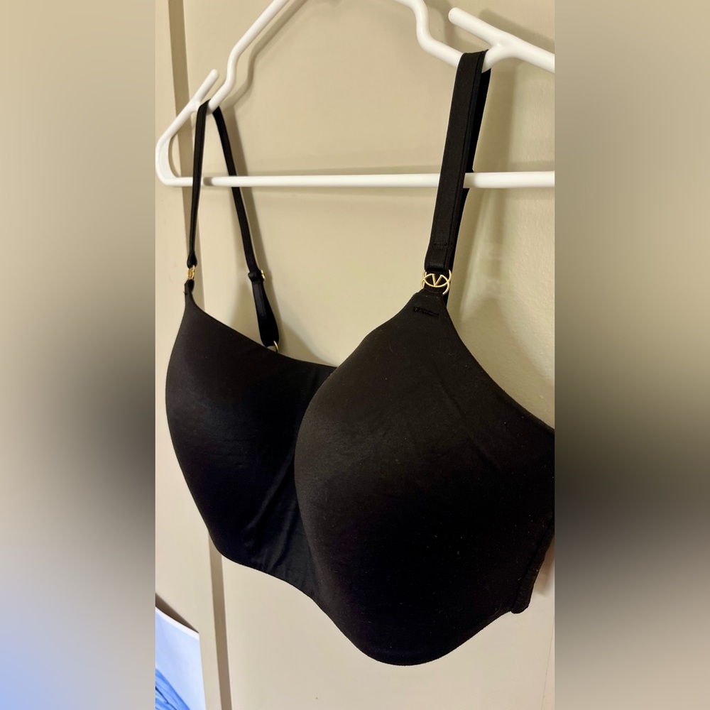 Victoria’s Secret quality bandeau black bra • comfortable wireless
